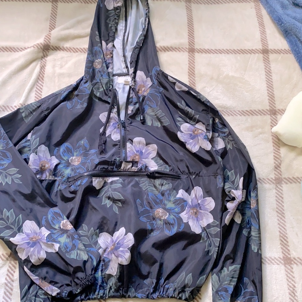 Women’s pullover windbreaker